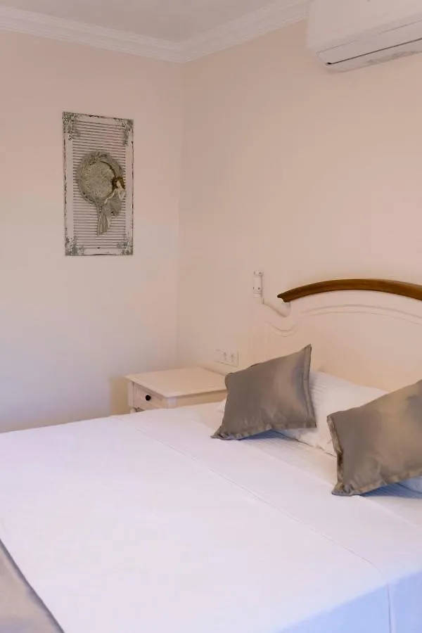 Icarus Hotel Cesme 3*,