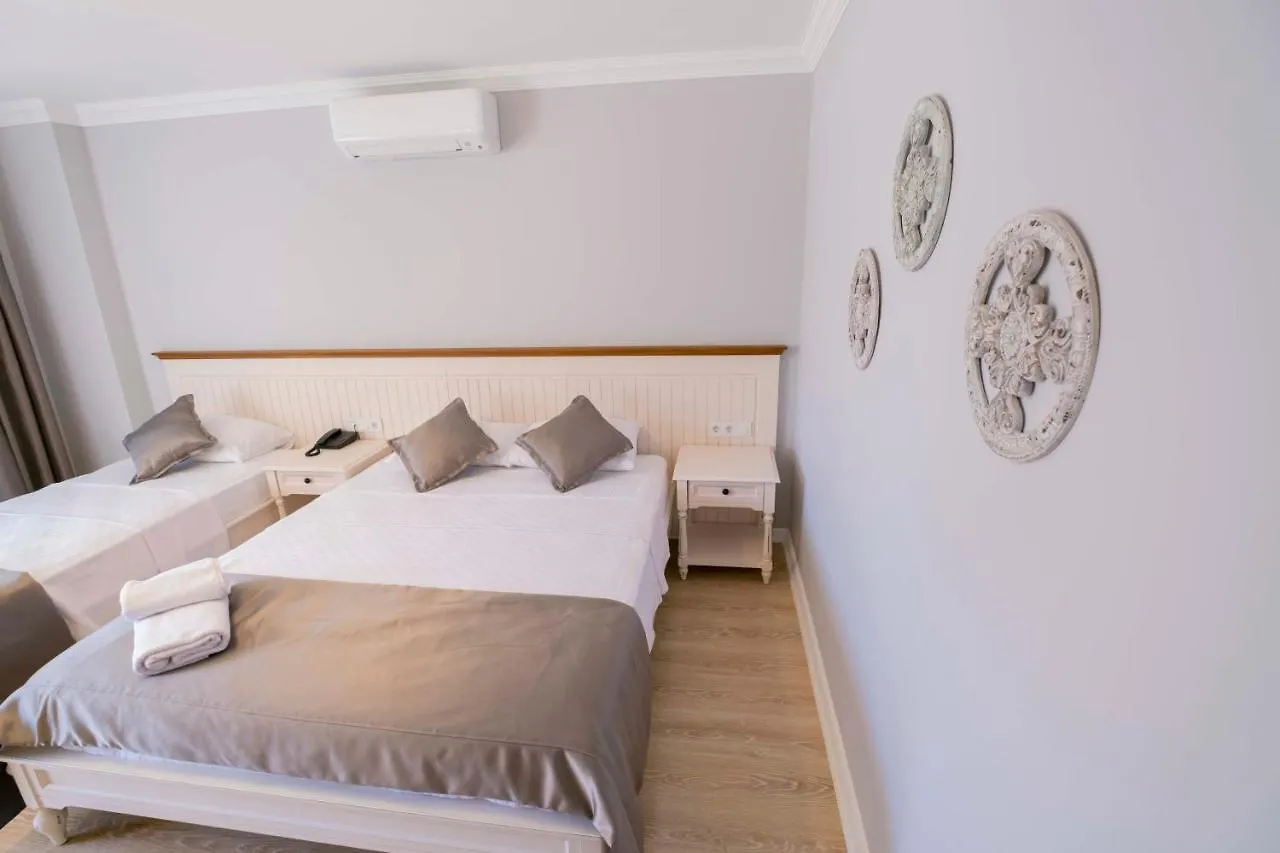 Icarus Hotel Cesme